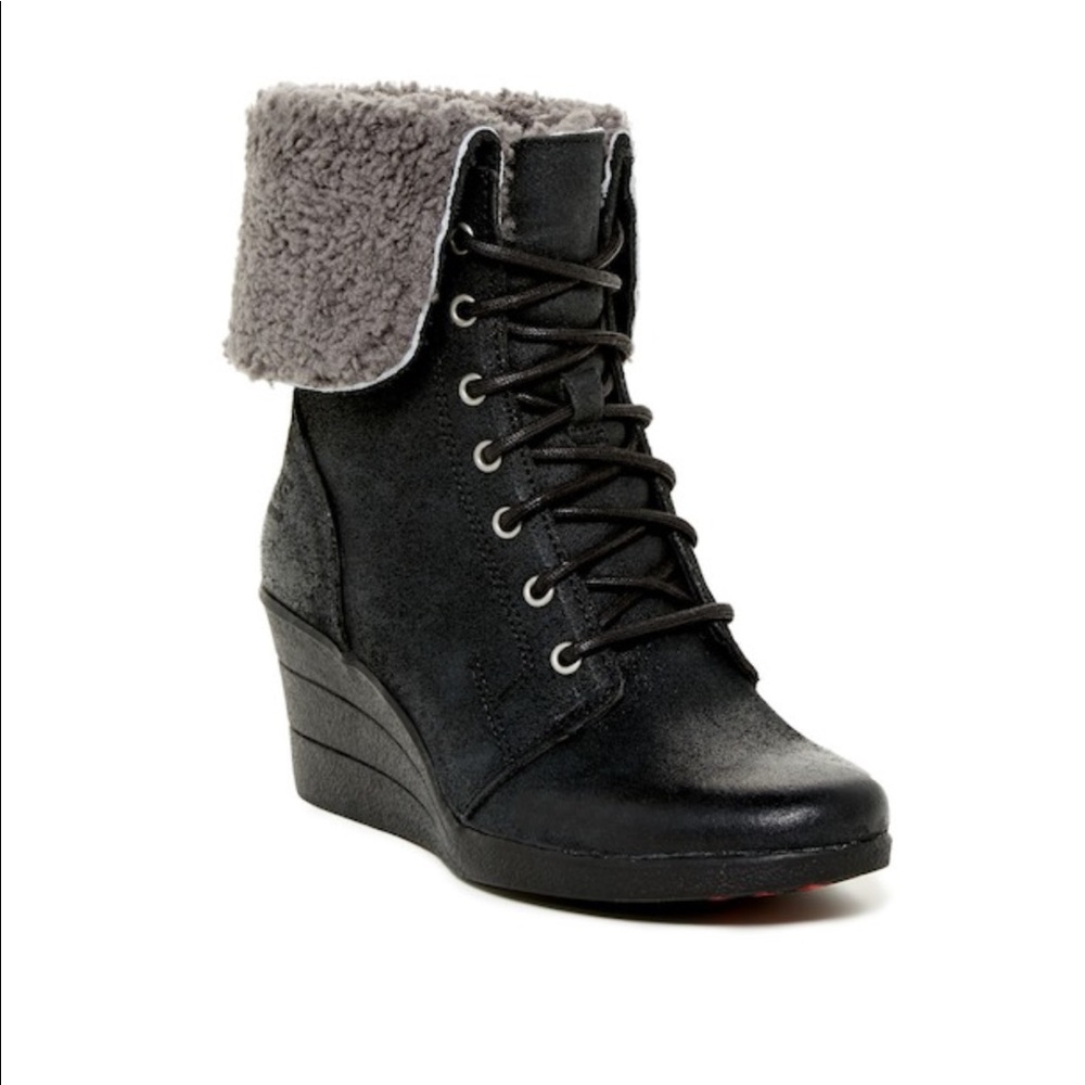 UGG Zea Waterproof Wedge Boot sz 8 Blk
